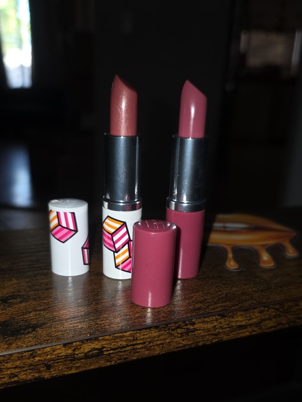 Clinique Lipstick in Mauve Pink Or Rosy Nude-listing Is For 1, New No Box